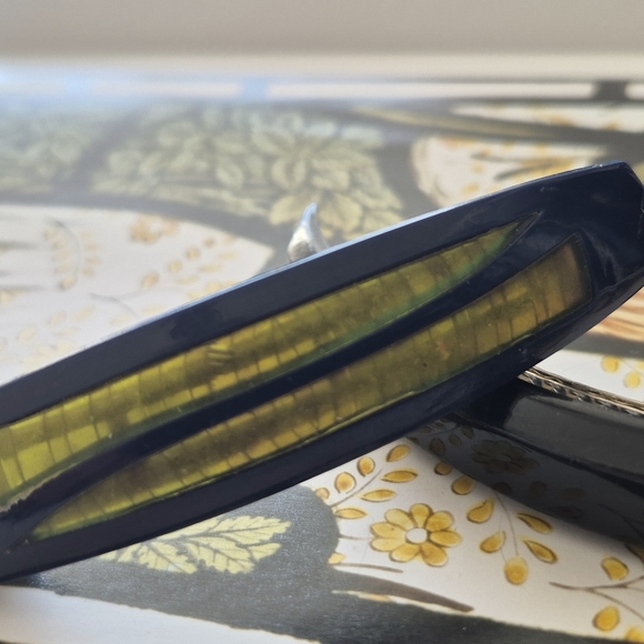 Navy and Yellow Wearable Device - Picture 4 of 14